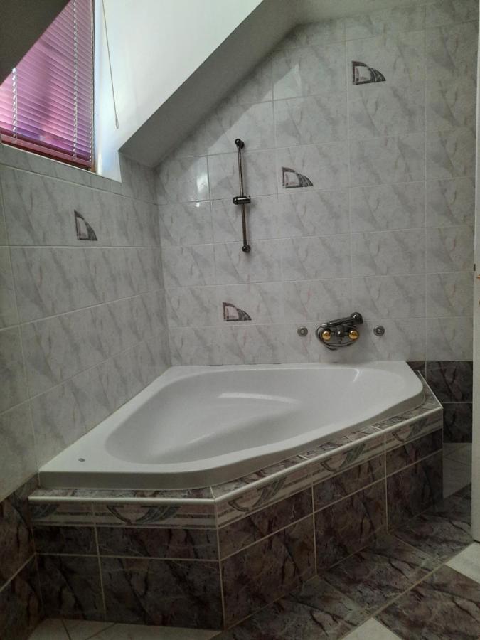 Rooms Cehovin Postojna Luaran gambar