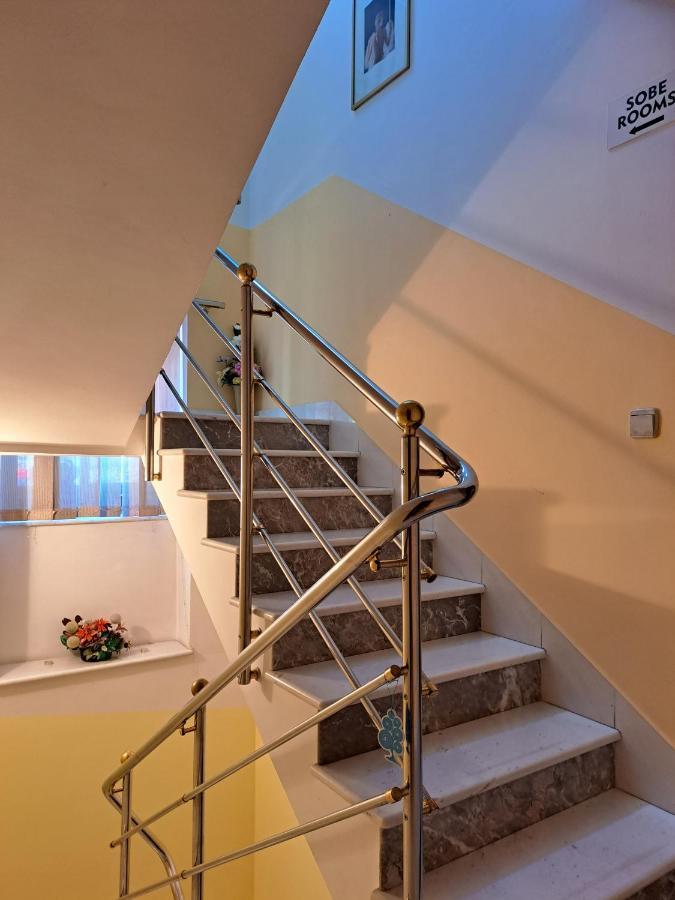 Rooms Cehovin Postojna Luaran gambar