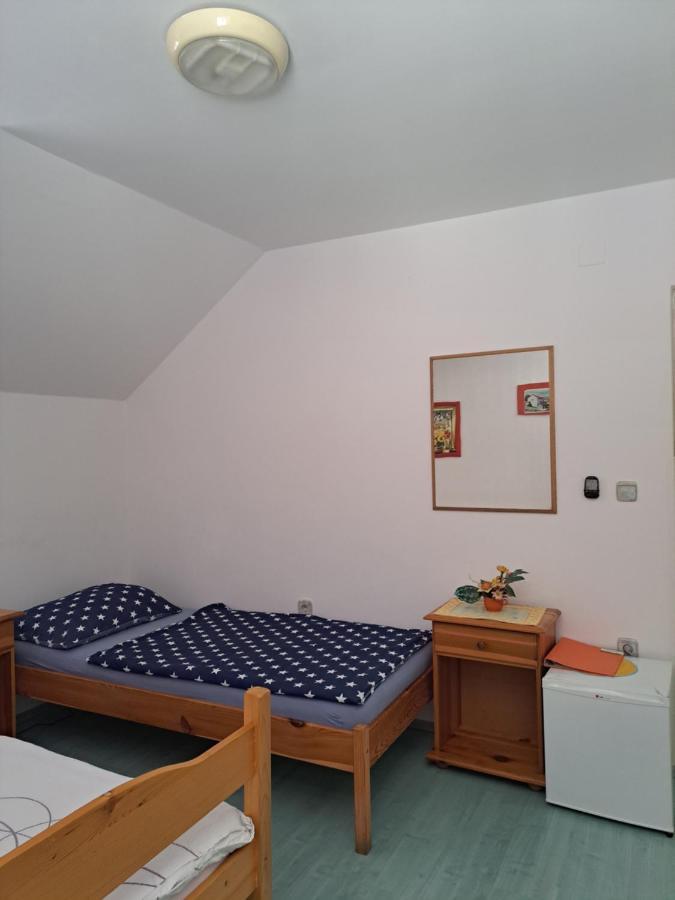 Rooms Cehovin Postojna Luaran gambar
